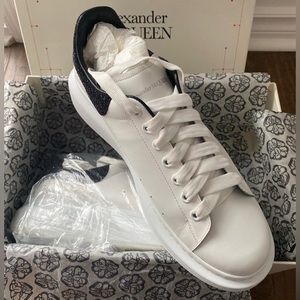Alexander McQueen Oversized Sneaker